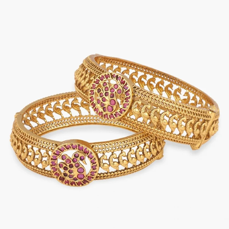 Stylish Bangles for Teen Girls-Umesha Antique Kempu Bangles