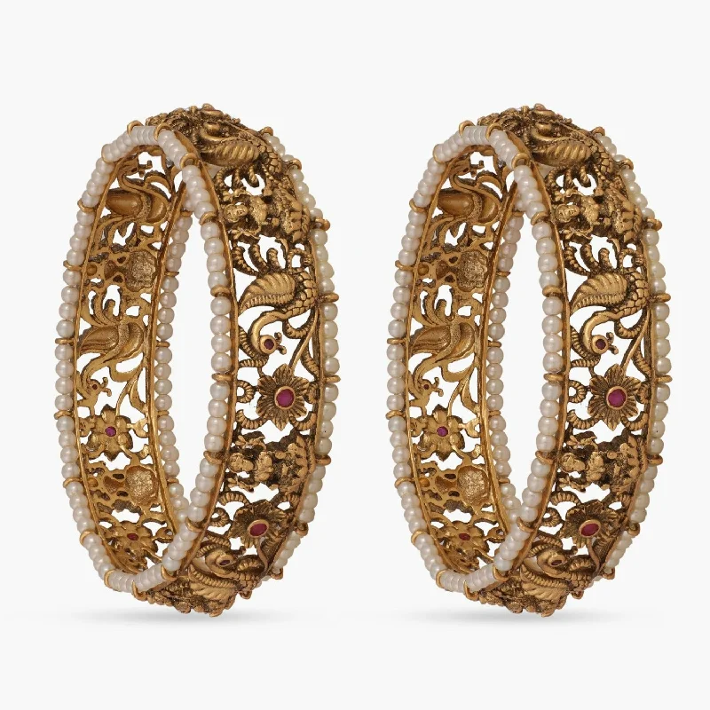 Chunky Gold Bangles for Bold Fashionistas-Iravati Antique Bangles